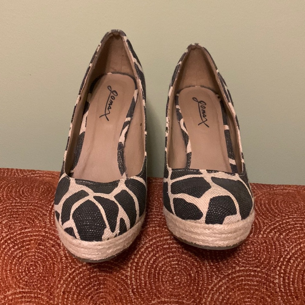 Giraffe print heels size 8